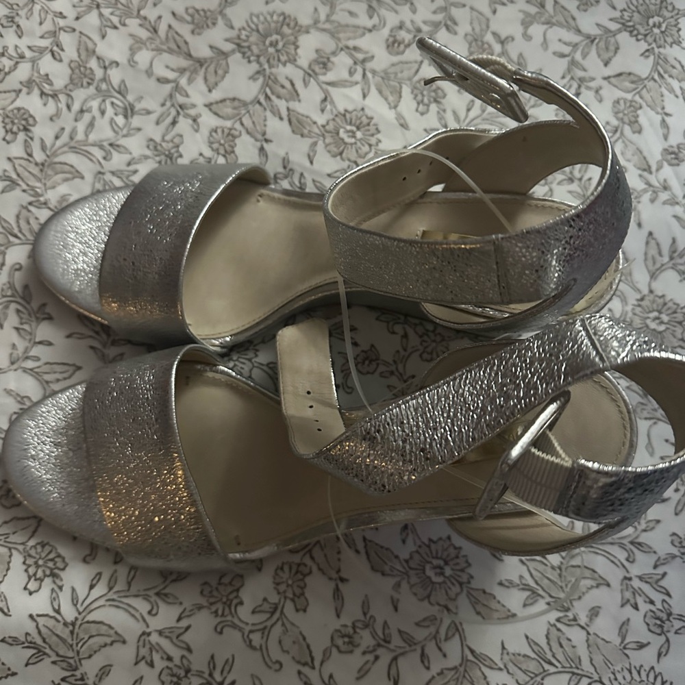 Elegant Silver Women's Sandals - Picture 7 of 8